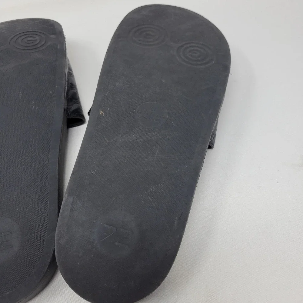 Gucci Sandals Mens Size 9 Black GG Logo Slide Leather Casual Comfort Slides